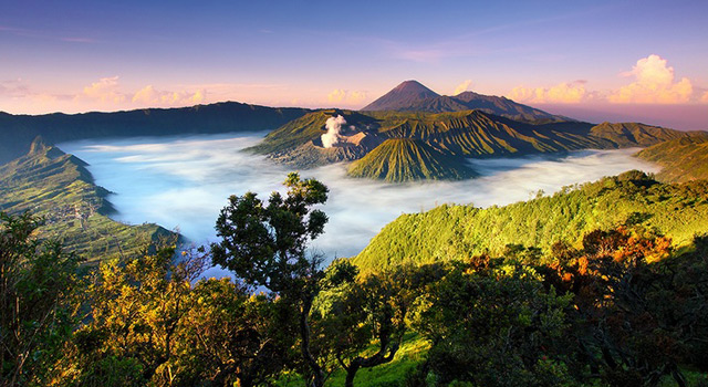 Menikmati Sunset Tercantik di Pantai Indonesia